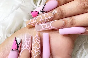 Beaute Nails & Spa image
