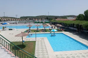 Polideportivo y Piscina Municipal image