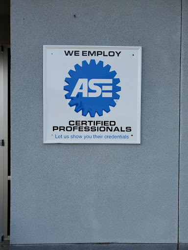 Car Repair and Maintenance «Hertz Car Care Center», reviews and photos, 682 Airport Rd SE, Albany, OR 97322, USA