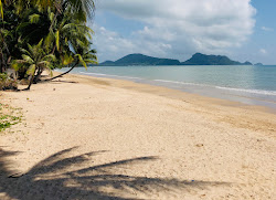 Sai Ri Sawi Beach'in fotoğrafı biraz temiz temizlik seviyesi ile