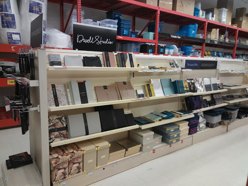 Office Supply Store «Staples», reviews and photos, 23131 Michigan Ave, Dearborn, MI 48124, USA