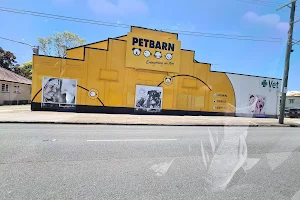 Petbarn Mitchelton image