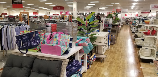 Department Store «T.J. Maxx & HomeGoods», reviews and photos, 111 Taunton St, Plainville, MA 02762, USA