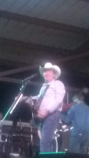 Bar «The Roundup Outdoor Music Venue», reviews and photos, 531 FM 3351, Boerne, TX 78006, USA