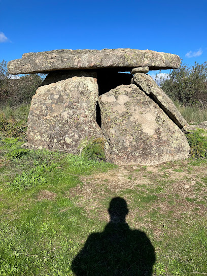 Lugar de interés histórico - Dolmen Cajirón II - Valencia de Alcántara