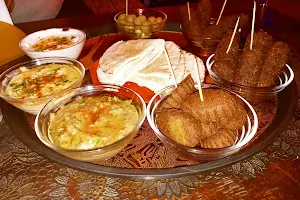 Tum Arabic Food image