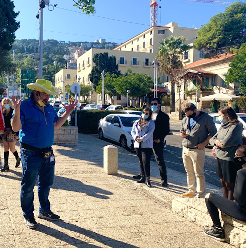 Opinii despre הכובע הצהוב - סיורי קולינריה וחוויה - דניאל סיגלוב מורה דרך în חיפה - סוכנות נסיעות