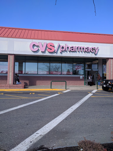 Shopping Mall «Stadium Plaza Shopping Center», reviews and photos, 10 Main St, Tewksbury, MA 01876, USA