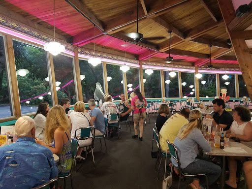 Shopping Mall «Tahitian Gardens», reviews and photos, 1975 Periwinkle Way, Sanibel, FL 33957, USA