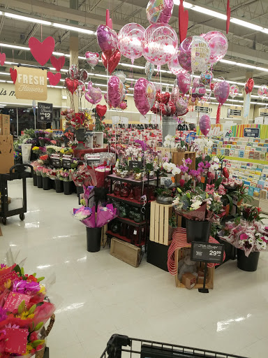 Grocery Store «Jewel-Osco», reviews and photos, 7329 Cass Ave, Darien, IL 60561, USA