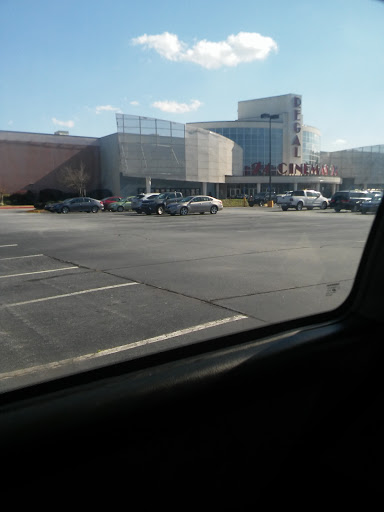 Movie Theater «Regal Cinemas Hollywood 24 @ North I-85», reviews and photos, 3265 Northeast Expy, Chamblee, GA 30341, USA