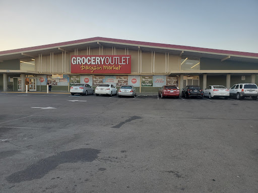 Grocery Store «Grocery Outlet Bargain Market», reviews and photos, 1391 E Yosemite Ave, Manteca, CA 95336, USA