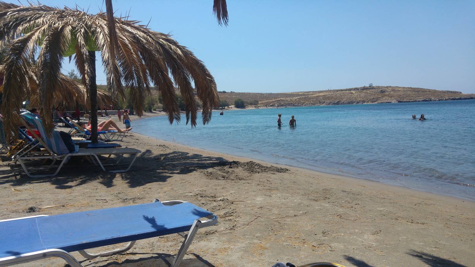 Sigri beach'in fotoğrafı - rahatlamayı sevenler arasında popüler bir yer