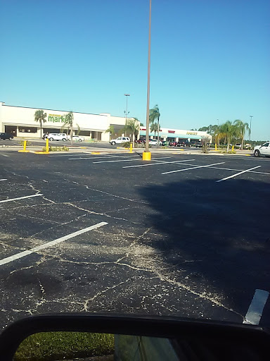 Shopping Mall «Heart of Florida Shopping Center», reviews and photos, 35910 US-27, Haines City, FL 33844, USA