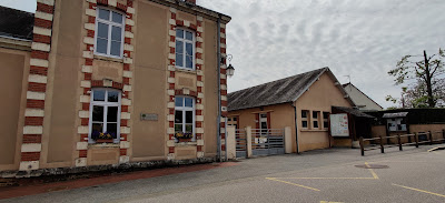 École du marronnier à Saint-Hilaire-sur-Erre