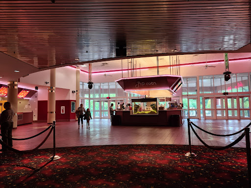 Movie Theater «Marquee Cinemas», reviews and photos, 314 Flat Rock Pl, Westbrook, CT 06498, USA