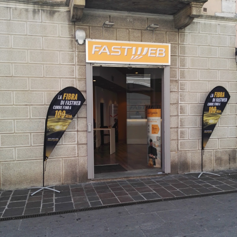 DISPLAY SEREGNO - Fastweb, WindTre Business, Linkem, Edison, DHL, Noleggio a Lungo Termine