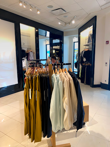 Sportswear Store «lululemon», reviews and photos, 8702 Keystone Crossing #21, Indianapolis, IN 46240, USA