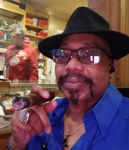 Tobacco Shop «Fernandez Cigar Lounge», reviews and photos, 251 E 123rd St, New York, NY 10035, USA