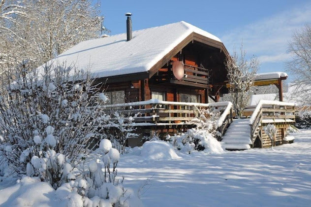 Cottage Chalet gite jura chalets jura 4 saisons Lac de Chalain 39130 Marigny