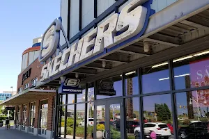 SKECHERS Factory Outlet image