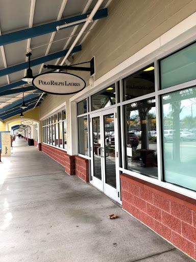Outlet Mall «Tanger Outlet Hilton Head», reviews and photos, 1414 Fording Island Rd, Bluffton, SC 29910, USA