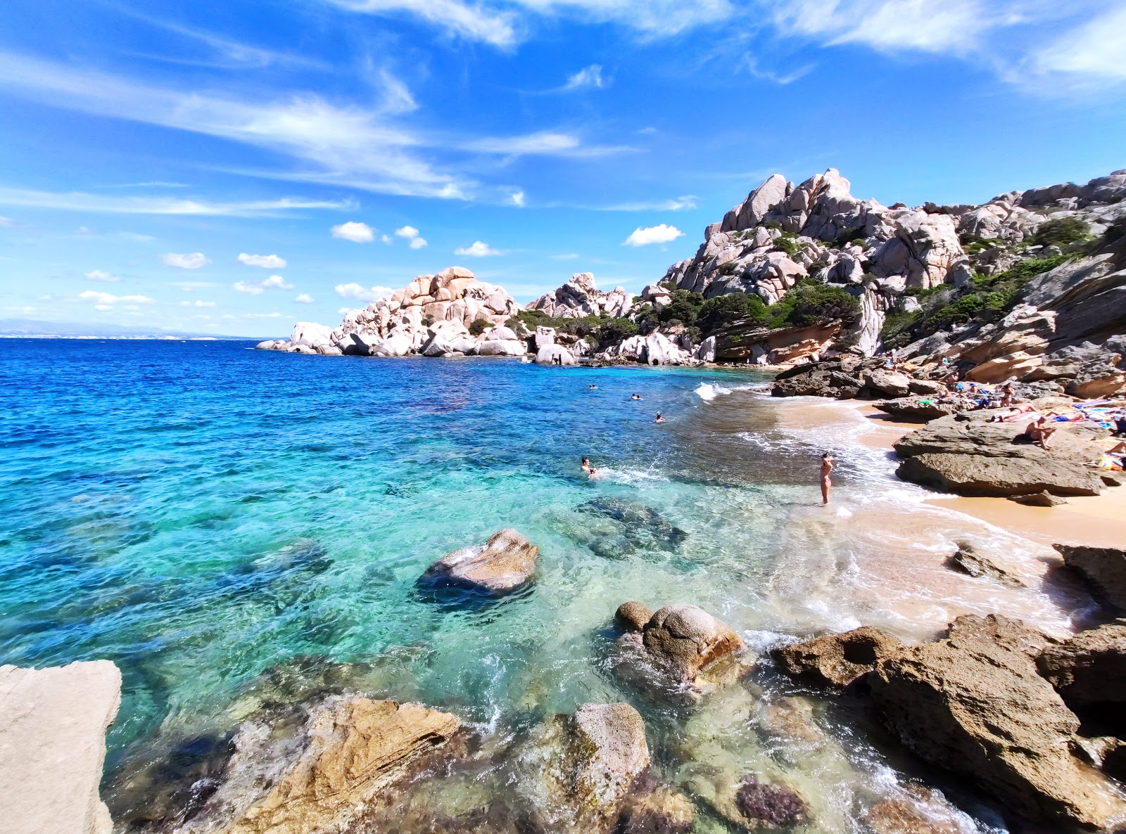 Foto van Spiaggia di Cala Spinosa met hoog niveau van netheid