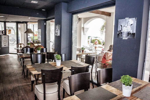 Restaurante La Campana - Av. Miguel de Cervantes, 68, 29660 Marbella, Málaga