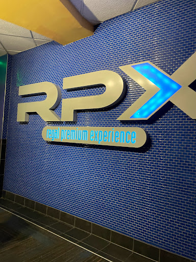 Movie Theater «Regal Cinemas The Loop 16 & RPX», reviews and photos, 3232 N John Young Pkwy, Kissimmee, FL 34741, USA