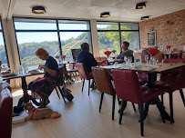 Atmosphère du Restaurant français Restaurant ESAT Pont du Dognon à Saint-Laurent-les-Églises - n°4