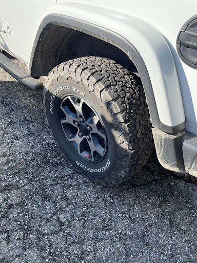 Tire Shop «Mavis Discount Tire», reviews and photos, 92 Danbury Rd, New Milford, CT 06776, USA