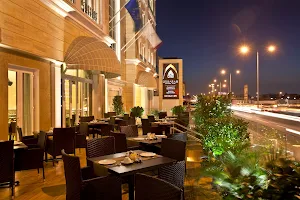 Zubarah Boutique Hotel Doha image