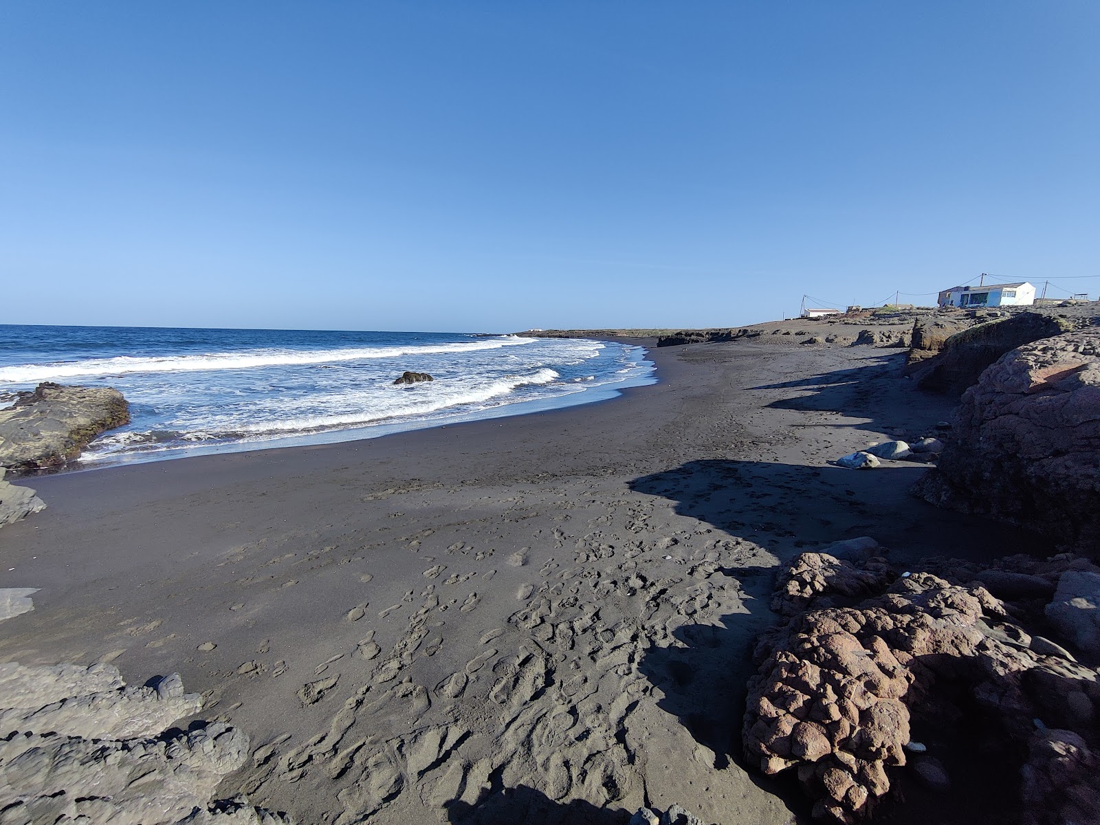 Foto van Praia Clarinha met enigszins schoon niveau van netheid