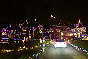 Holt Road Christmas Lights