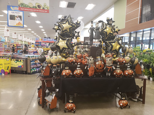 Grocery Store «Safeway», reviews and photos, 2090 Harbison Dr, Vacaville, CA 95687, USA