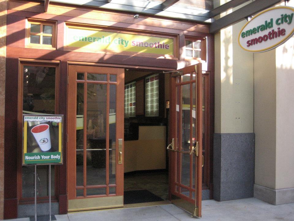 Emerald City Smoothie 98037