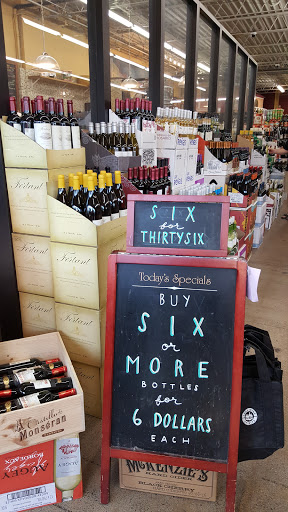 Liquor Store «Lake Wine & Spirits», reviews and photos, 404 W Lake St, Minneapolis, MN 55408, USA