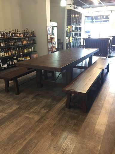 Wine Store «CRAFT - Wine, Beer & Spirits», reviews and photos, 1433 W Belmont Ave, Chicago, IL 60657, USA