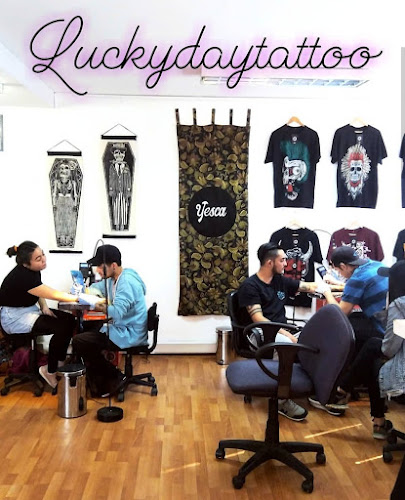 Lucky Day Tattoo Studio - La Reina