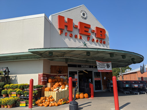 Grocery Store «H-E-B Grocery», reviews and photos, 320 E Pierce St, Luling, TX 78648, USA