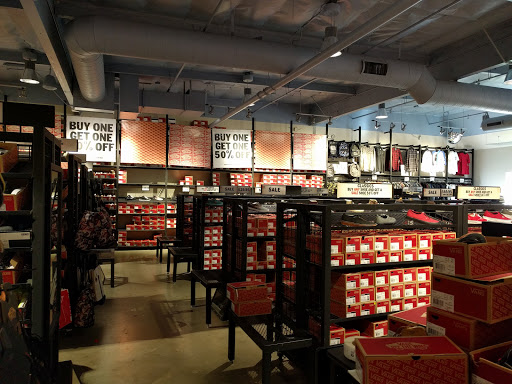 Shoe Store «Vans», reviews and photos, 13000 Folsom Blvd #403, Folsom, CA 95630, USA