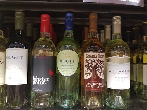 Liquor Store «Hackensack Liquor Store», reviews and photos, 500 S River St, Hackensack, NJ 07601, USA