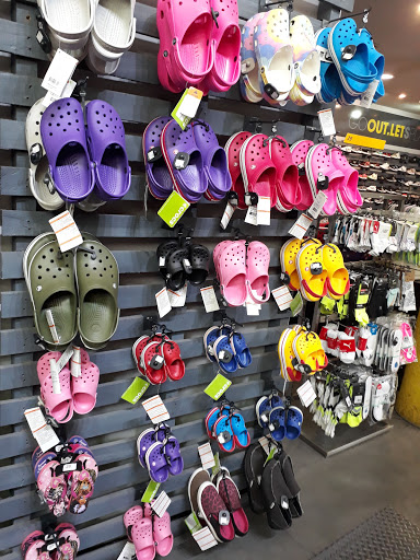 Stores to buy women's pitillos sandals Rosario