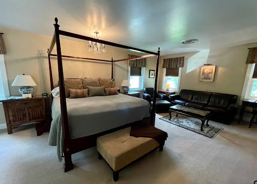 Bed & Breakfast «1795 Acorn Inn Bed and Breakfast», reviews and photos, 4508 NY-64, Canandaigua, NY 14424, USA