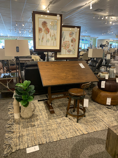 La-Z-Boy Home Furnishings & Dcor image