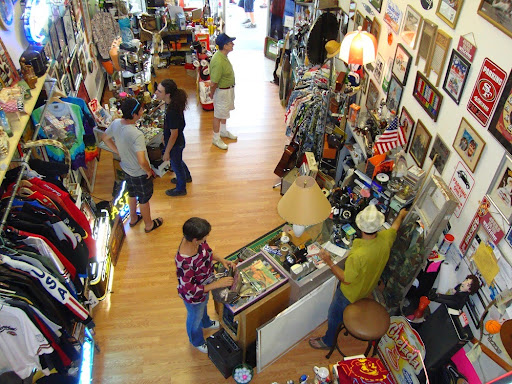 Novelty Store «Man Cave Auburn», reviews and photos, 923 Lincoln Way, Auburn, CA 95603, USA