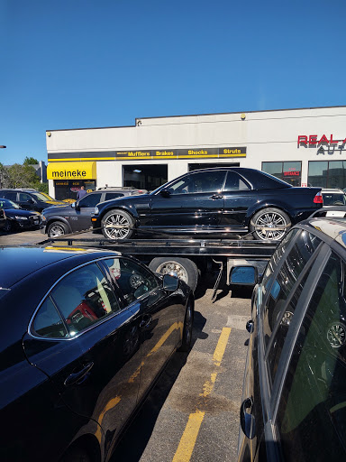 Auto Repair Shop «Meineke Car Care Center», reviews and photos, 6135 Cass Ave, Westmont, IL 60559, USA