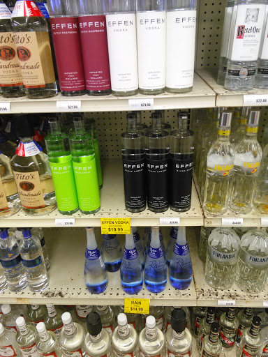 Liquor Store «Liquor City - Louisville», reviews and photos, 1420 W Jefferson St, Louisville, KY 40203, USA