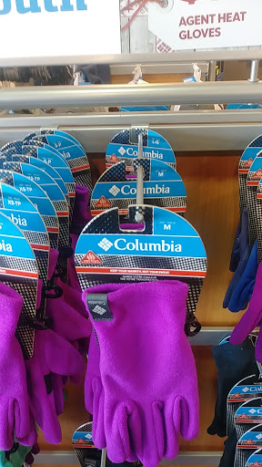 Sportswear Store «Columbia Sportswear Outlet Store at Lighthouse Place Premium Outlets», reviews and photos, 1710 Lighthouse Pl, Michigan City, IN 46360, USA