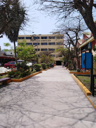 UNFV Facultad de Odontología - Pueblo Libre